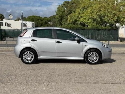 Cinzento Usado 2014 Fiat Punto S Citadino | € 6.450 (Bom preço)