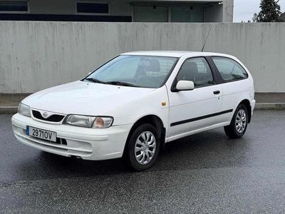 Usado Nissan Almera 75 HP (55 kW) 2000 Branco Carrinha