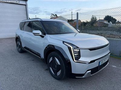 Usado Kia EV9 150 kW (205 HP) 2025 Cinza SUV