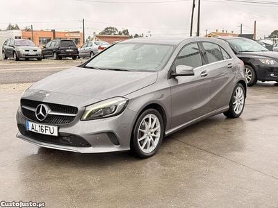 Cinza Usado 2016 Mercedes A180 | € 14.850 (Preço justo)