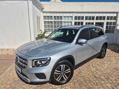Cinzento Usado 2020 Mercedes GLB180 SUV | € 38.500