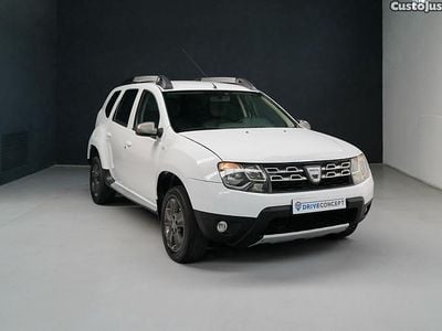 Usado Dacia Duster 110 HP (80 kW) 2014 Branco SUV