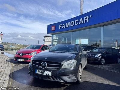 Usado Mercedes A180 Urban 109 HP (80 kW) 2015 Preto Citadino