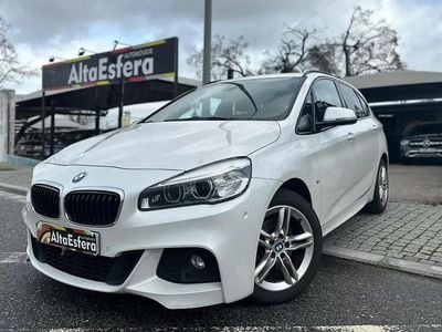Branco pérola Usado 2015 BMW 218 Active Tourer Comfort Edition Monovolume | € 18.900 (Preço justo)