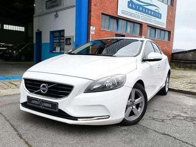Branco Usado 2013 Volvo V40 Momentum Carrinha | € 10.900 (Preço justo)