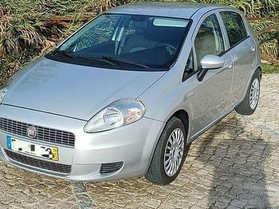 Usado 2010 Fiat Punto Sedan | € 3.500