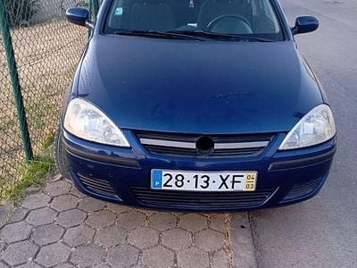 Usado 2004 Opel Corsa Sedan | € 1.300 (Bom preço)