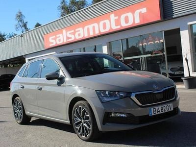 Cinzento Usado 2023 Skoda Scala Citadino | € 17.250 (Preço justo)