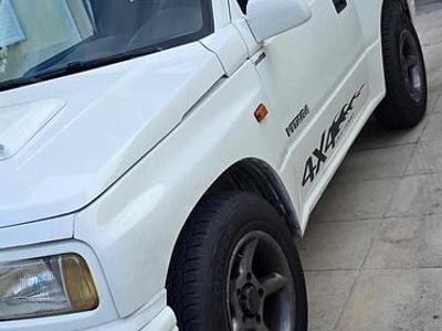 Branco Usado 1996 Suzuki Vitara SUV | € 8.000
