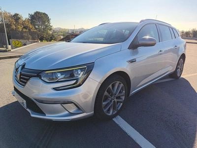 Cinzento Usado 2016 Renault Mégane III | € 14.950 (Caro)