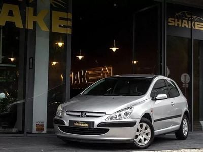 Usado Peugeot 307 90 HP (66 kW) 2006 Cinza antracite Citadino