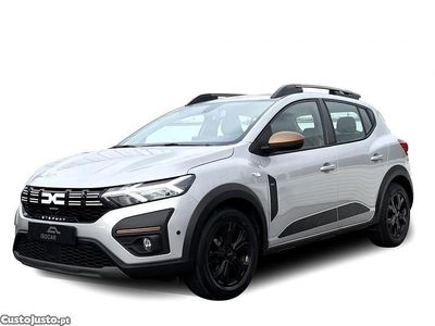 Cinza Usado 2023 Dacia Sandero Stepway Sedan | € 17.490 (Caro)