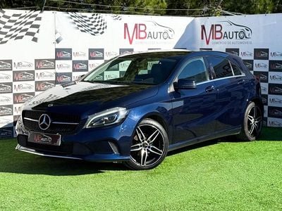Azul Usado 2017 Mercedes A180 Style | € 14.500 (Bom preço)