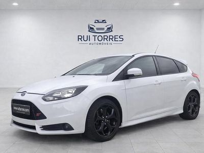Usado Ford Focus ST 250 HP (183 kW) 2013 Branco Coupé