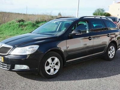 Usado 2011 Skoda Octavia Carrinha | € 5.900 (Bom preço)