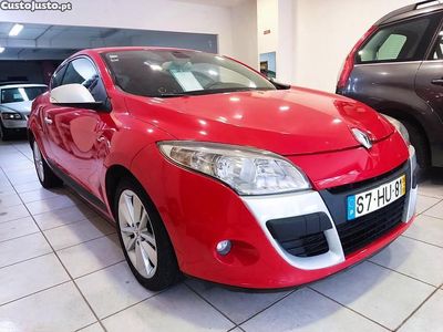 Vermelho Usado 2009 Renault Mégane Coupé Coupé | € 5.950