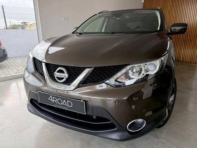 Usado Nissan Qashqai 360º 109 HP (80 kW) 2015 Castanho SUV