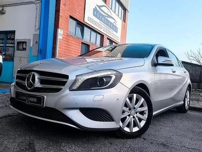 Usado Mercedes A180 109 HP (80 kW) 2014 Cinza antracite Citadino