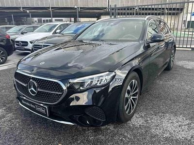 Usado Mercedes E220 197 HP (144 kW) 2024 Preto Carrinha