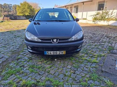 Usado 2005 Peugeot 206 Sedan | € 2.999 (Preço justo)