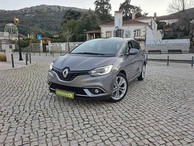 Cinzento Usado 2017 Renault Scénic IV Monovolume | € 14.950 (Preço justo)