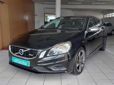 Usado Volvo V60 115 HP (84 kW) 2011 Preto Carrinha
