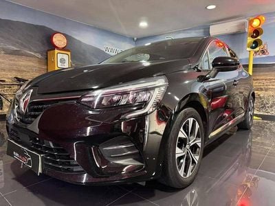 Preto Usado 2023 Renault Clio V Evolution | € 15.500 (Preço justo)