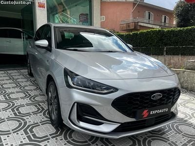 Cinza Usado 2022 Ford Focus ST-Line Citadino | € 18.950 (Preço justo)