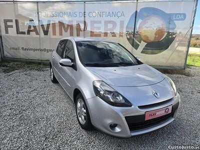 Cinza Usado 2009 Renault Clio II Dynamique Citadino | € 6.900 (Caro)