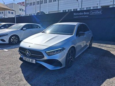 Cinza Usado 2025 Mercedes A180 AMG line Sedan | € 40.250 (Caro)
