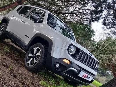 Branco Usado 2022 Jeep Renegade Trailhawk SUV | € 20.490 (Preço justo)
