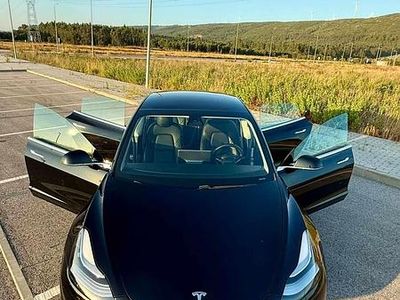 Preto Usado 2019 Tesla Model 3 Sedan | € 25.500 (Preço elevado)