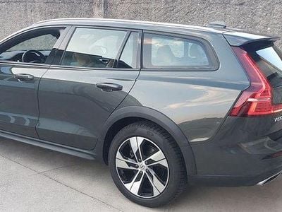 Usado 2020 Volvo V60 CC Carrinha | € 36.000