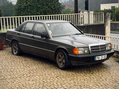 Cinza Usado 1991 Mercedes 190 Sedan | € 3.500