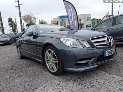 Cinza Usado 2012 Mercedes E250 Avantgarde Coupé | € 19.900 (Caro)