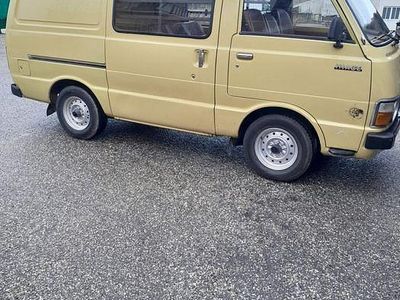 Usado Toyota HiAce 1981 Sedan