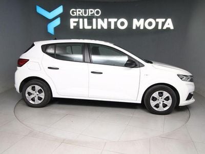 Branco Usado 2022 Dacia Sandero Essentiel | € 11.990 (Preço justo)