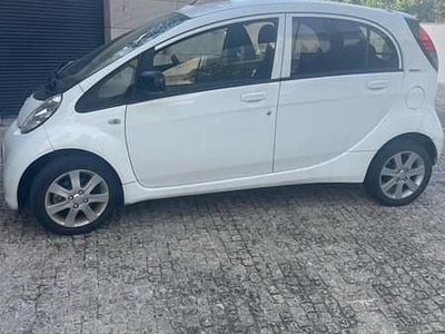 Branco Usado 2013 Peugeot iON Citadino | € 3.900