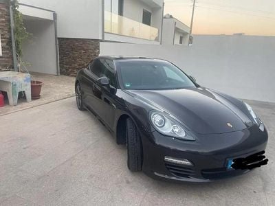 Cinza escuro Usado 2012 Porsche Panamera Platinum Edition Sedan | € 38.500 (Caro)