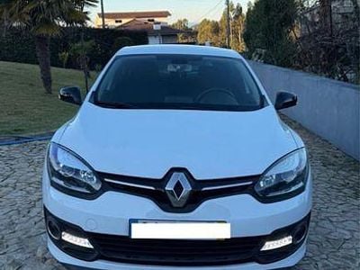 Usado 2014 Renault Mégane III LIMITED Sedan | € 6.500 (Preço justo)