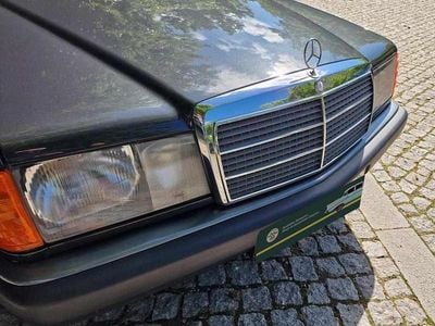 Usado Mercedes 190 107 HP (78 kW) 1992 Cinzento Sedan