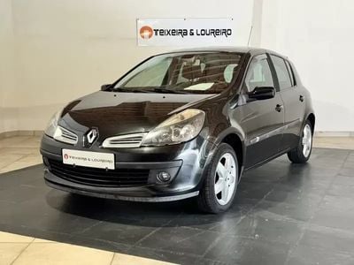 Usado Renault Clio II Dynamique 85 HP (62 kW) 2008 Preto