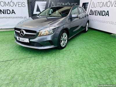 Cinza Usado 2018 Mercedes A180 Urban Citadino | € 25.000 (Caro)