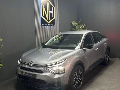 Cinza Usado 2023 Citroën e-C4 Shine Sedan | € 18.990 (Preço justo)