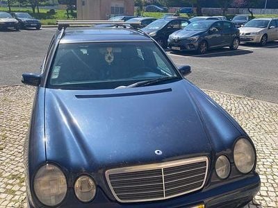 Usado Mercedes E220 140 HP (102 kW) 2000 Sedan