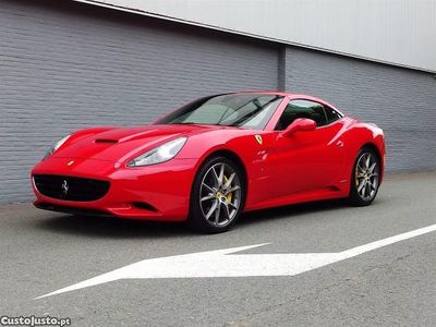 Vermelho Usado 2013 Ferrari California Cabrios | € 122.500