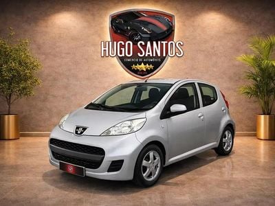 Usado Peugeot 107 68 HP (50 kW) 2010 Cinza prata Citadino