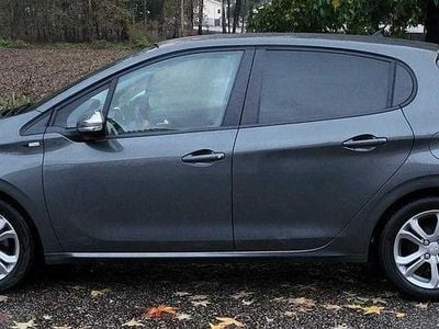 Usado 2015 Peugeot 208 Style Citadino | € 7.499 (Bom preço)