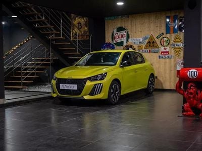 Amarelo Usado 2025 Peugeot 208 Style Citadino | € 17.900 (Bom preço)