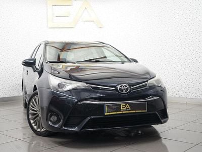 Usado Toyota Avensis 143 HP (105 kW) 2015 Preto Carrinha